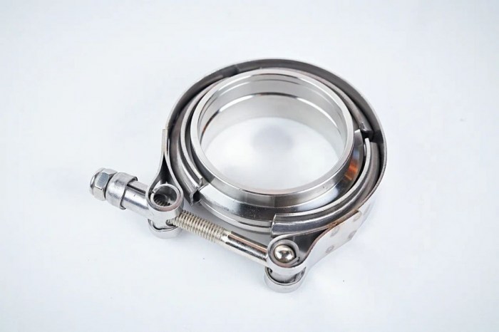 khomut-v-band-63-c-flantsami-iz-nerzhaveiushchei-stali-1